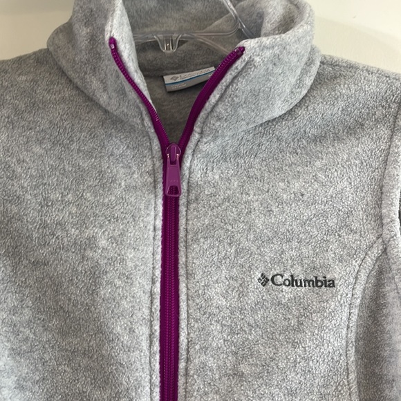💜🤍 Columbia Fleece Vest 🤍💜 - Picture 2 of 4